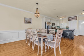 Dining - 4 Bedroom Rooftop Retreat in beautiful Seaside Heights (Seaside Heights)