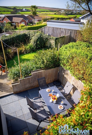 Outdoor dining - The Beach Haven at Bude. A high-quality, dog-friendly, holiday cottage, Cornwall (Bude)