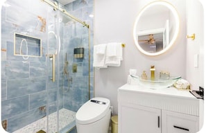 Bathroom - Cozy charm and modern design apartment in Deltona, FL. (Deltona)