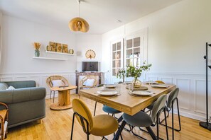 Dining - New Listing (Reims)