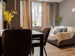 Living area - The Cosy Corner (Maidstone)
