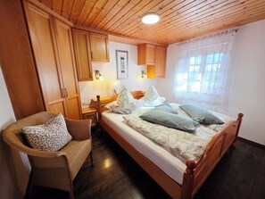 Room - New Listing (Freiamt)