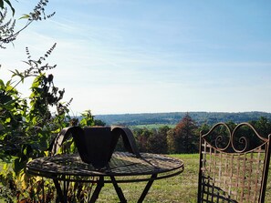 Outdoor dining - New Listing (Freiamt)