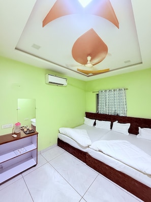 Room - joyful residency (Ujjain)
