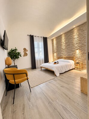Room - New Listing (Cascina)