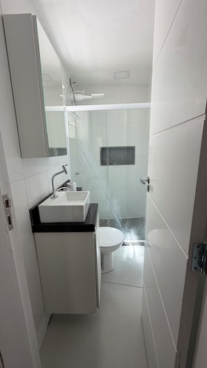 Bathroom - New Listing (Rio de Janeiro)