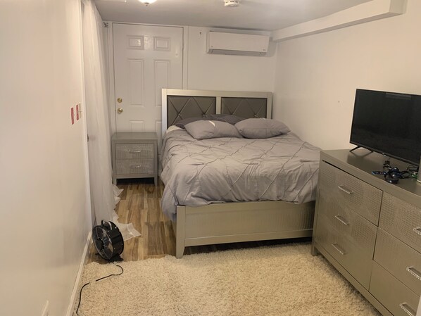 Room - STAR PACIFIC- cozy 1 bedroom brooklyn apartment (Brooklyn)