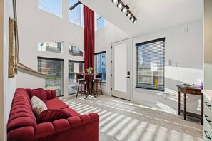 Living area - SoHo Vibes - EaDo Lofts #1 (Houston)