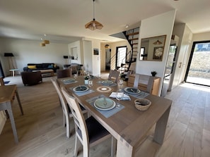 Dining - New Listing (Saint-Gildas-de-Rhuys)