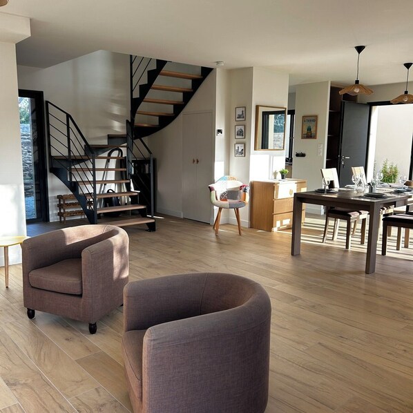 Interior - New Listing (Saint-Gildas-de-Rhuys)