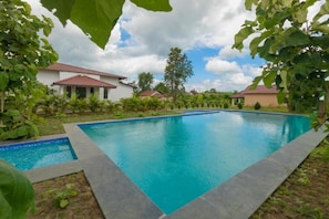 Hồ bơi