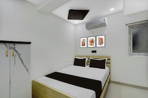 Room - Hotel O by OYO De' BVL Grand (Hyderabad)