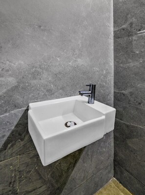 Bathroom - Hotel O RAGA GRAND HOTEL (Hyderabad)