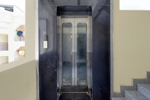 Interior - Hotel O Sree Nirvi (Hyderabad)