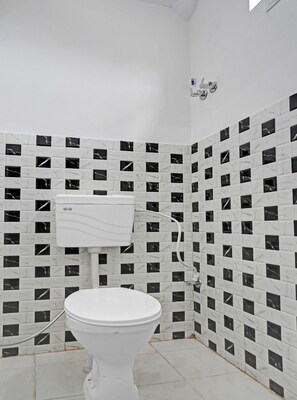 Bathroom - Hotel O Mr Crown Inn To Inn (Lucknow)