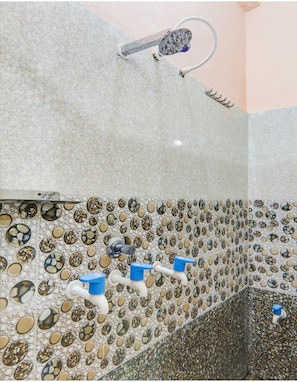 Bathroom - Hotel O Luxury Palace (Malihabad)