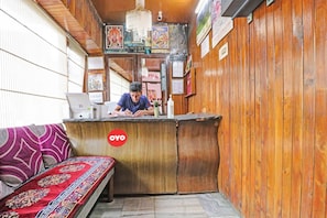 Lobby - Hotel O by OYO Hema Holiday Home (Manali)