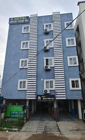 Exterior - Hotel Airport Shine Inn (Hyderabad)