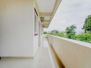 Hiên