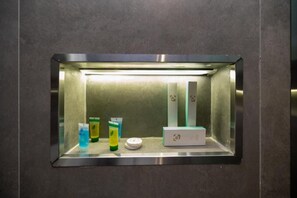 Bathroom amenities - Nasim Azraq Hotel (JEDDAH)