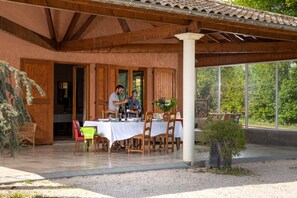 Outdoor dining