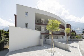 Exterior - New Listing (Schlanders)