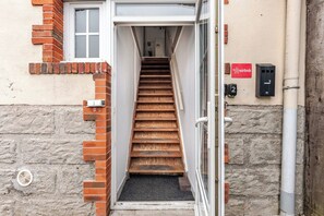 Exterior detail - Brand-new design studio in Les Herbiers centre, covered parking (Les Herbiers)