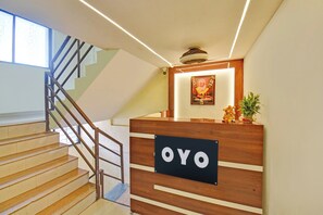 Lobby - Hotel O RVC GRAND CENTRAL (Pune)