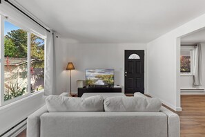 Living area - Modern, newly renovated, near Boeing & PAE, Unit 4 (Everett)