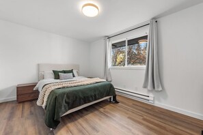 Room - Modern, newly renovated, near Boeing & PAE, Unit 4 (Everett)