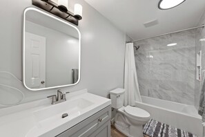 Bathroom - Modern, newly renovated, near Boeing & PAE, Unit 4 (Everett)