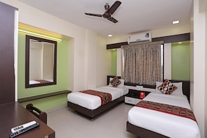 Room - Hotel O Destination 42 (Pune)