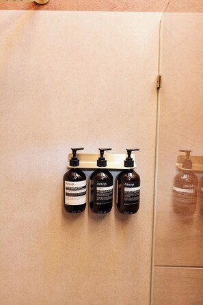 Équipements de salle de bain