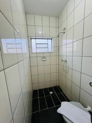 Bathroom - Art Hotel (Mogi-Guaçu)