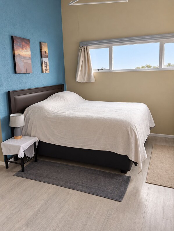 Room - Serene 3-bedroom apartment in charming Henties Bay perfect for relaxing (Henties Bay)