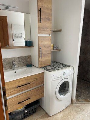 Bathroom - New Listing (Saint-Julia)