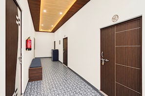 Interior - Hotel O The Friends Table Guest House (Varanasi)