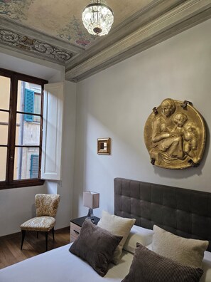 Room - New Listing (Firenze)
