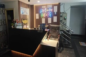 Quầy tiếp tân