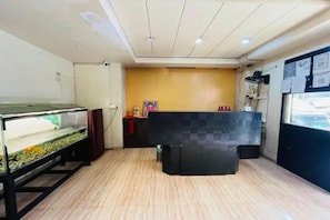 Reception - FabHotel Pioneer (Pune)