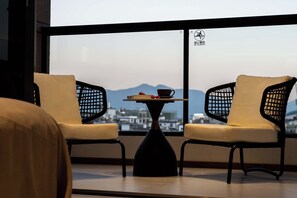 Terrace/patio - Lijiang Yushan Resort (Lijiang)