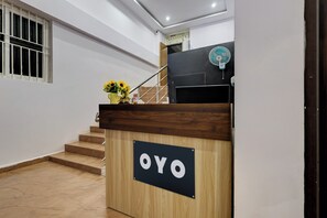 Lobby - Hotel O Seven Hills Grand (Visakhapatnam)