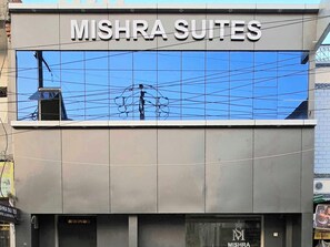 Exterior detail - Hotel O Mishra Suites (Varanasi)