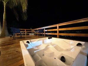 Outdoor spa tub - Cabana com Hidro Aquecida e Vista para a Serra, a 3 min do Centro de Socorro (Socorro)