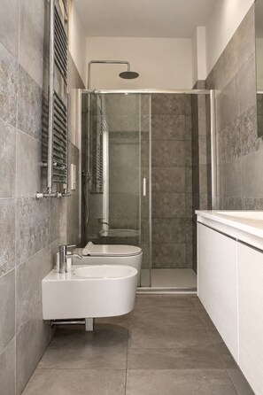 Bathroom - New Listing (Menaggio)