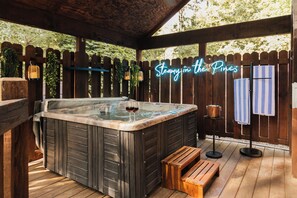 Bain à remous extérieur