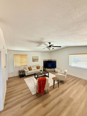 Living area - Hesperia Desert Retreat — Four-Bedroom Home (Hesperia)