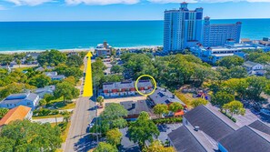 Exterior - The Red Cruise Ship House Right Across from Beach/Bar/Hottub/minigolf/arcade (Myrtle Beach)