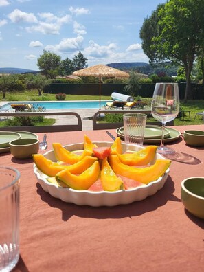 Outdoor dining - New Listing (Vallon-Pont-d'Arc)