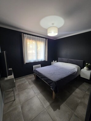 Room - Maison avec jardin clos, animaux bienvenus (Méjannes-le-Clap)
